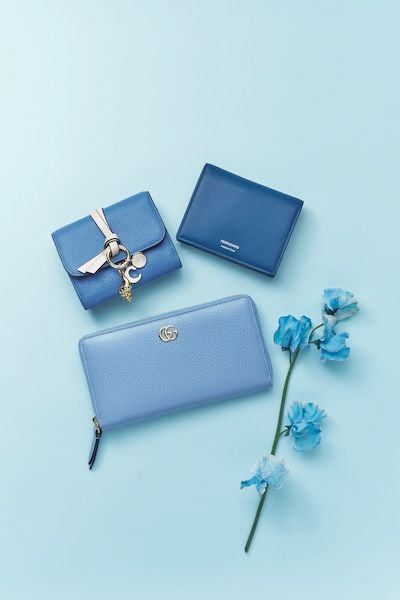 ブルーの開運財布