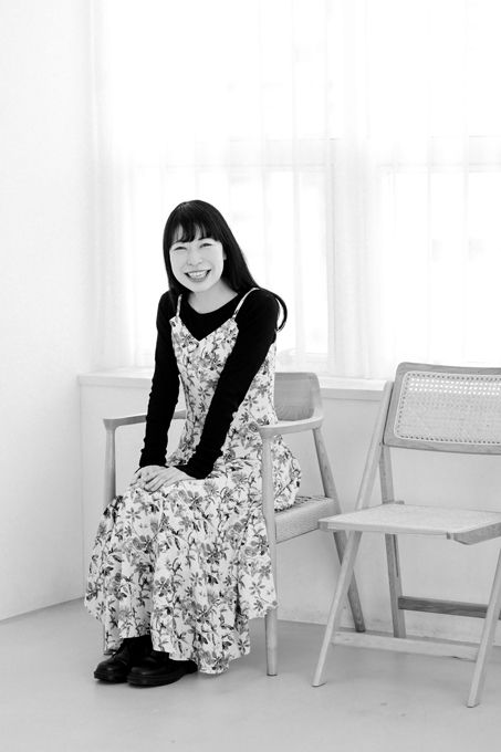 仮）エッセイスト・古賀及子さんロングインタビュー。お母さんでも元気に笑顔で身ぎれいにって、そんなことできるわけないじゃないですか【最新号からちょっと見せ】の画像1