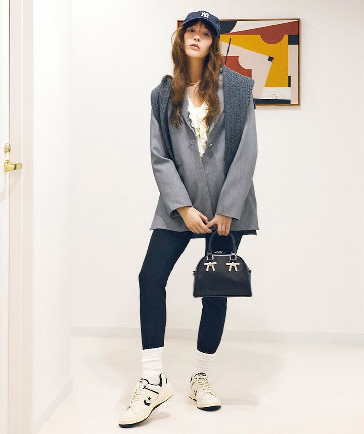 八木アリサとレギンス