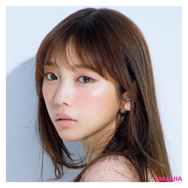 与田祐希さん、今気になるメイクは「透け感リップとパープルアイ」。リピ買いコスメもご紹介！_2