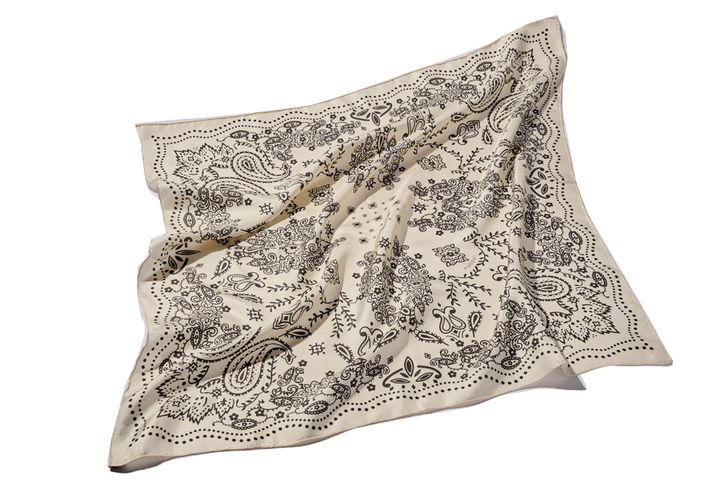 人気すぎて入荷待ちになるものも。コーデをよりおしゃれにする小物たち9選