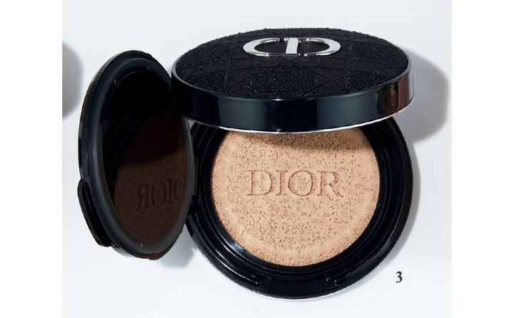 カネボウ シャドウオンフェースを使ったメイク 笹本恭平さん