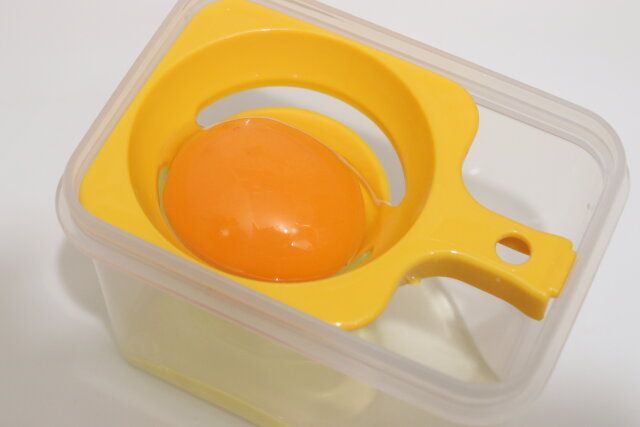 ダイソーの黄身が分けられるNo.3554 卵分別保存容器