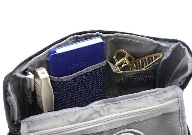 MonoMax6月号Incaseスタンド式万能ケース内ポケット