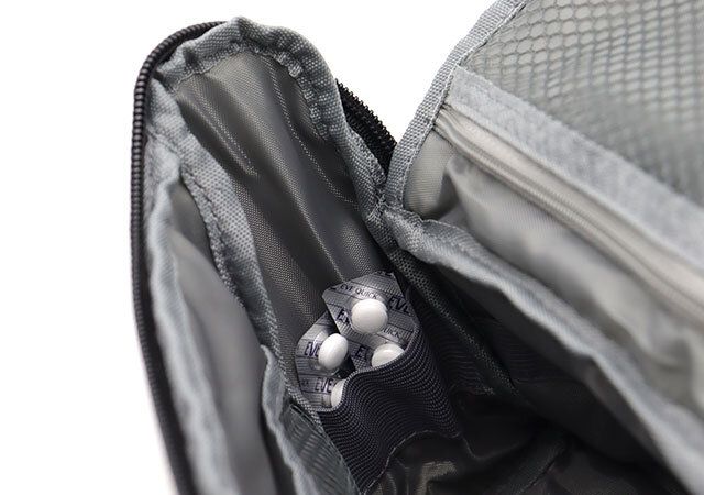 MonoMax6月号Incaseスタンド式万能ケースミニポケット