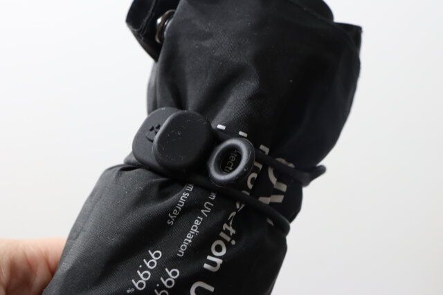 日傘ホルダーねこ型カラビナ付き 装着