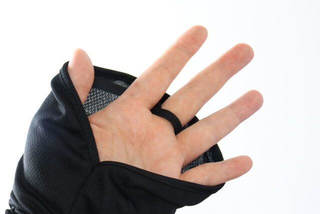 ダイソー330円アームカバー指掛けひも