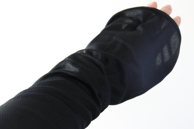 ダイソー330円アームカバーオールブラック