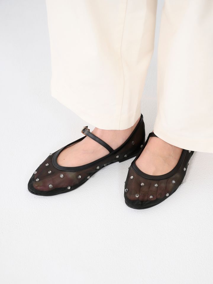 クラウドチームVERY竹内菜摘のブルゾンコーディネートのシューズ