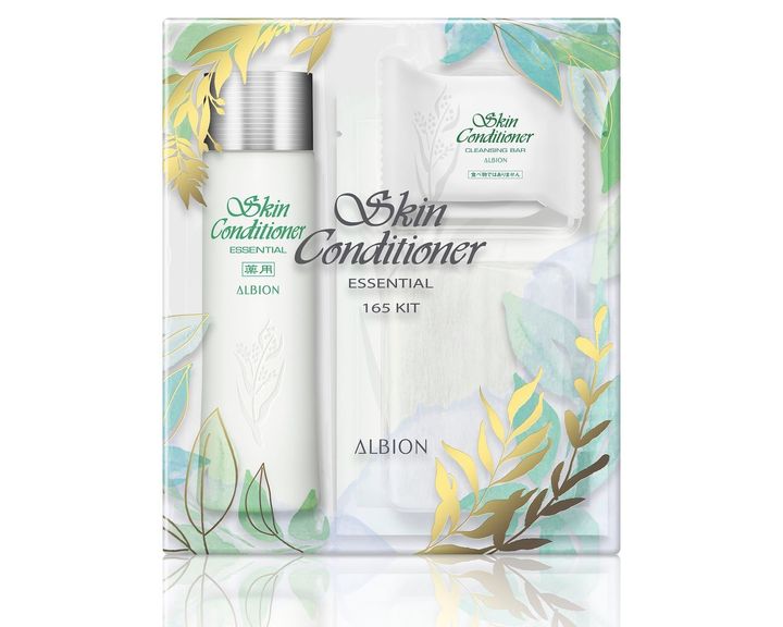 薬用スキンコンディショナー エッセンシャル N 165 キット ￥5,500（5月18日から限定発売） ※セット内容／薬用スキンコンディショナー エッセンシャル N 165ml、スキンコンディショナー クレンジングバー 15g、薬用スキンコンディショナー エッセンシャル ペーパーマスク N 14mlx2枚、フェイシャルコットン L（ソフト）10枚