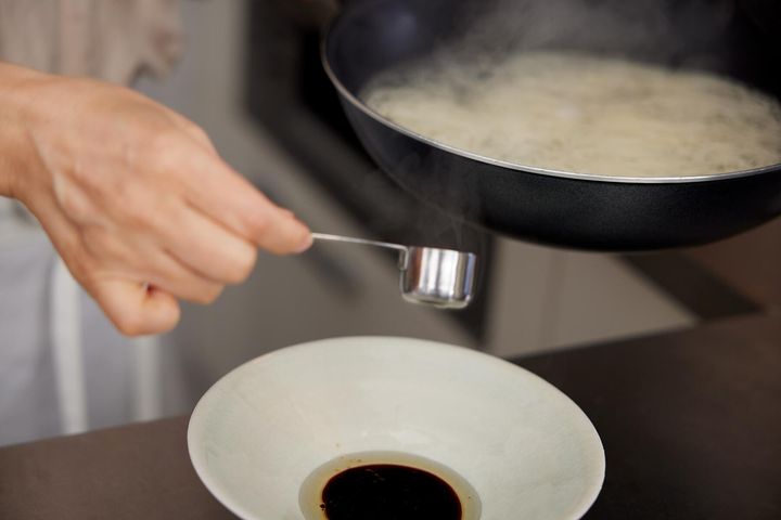 そうめんをゆでる