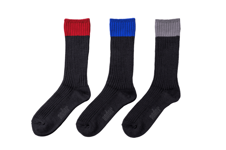 〈アンダー〉のラインソックス