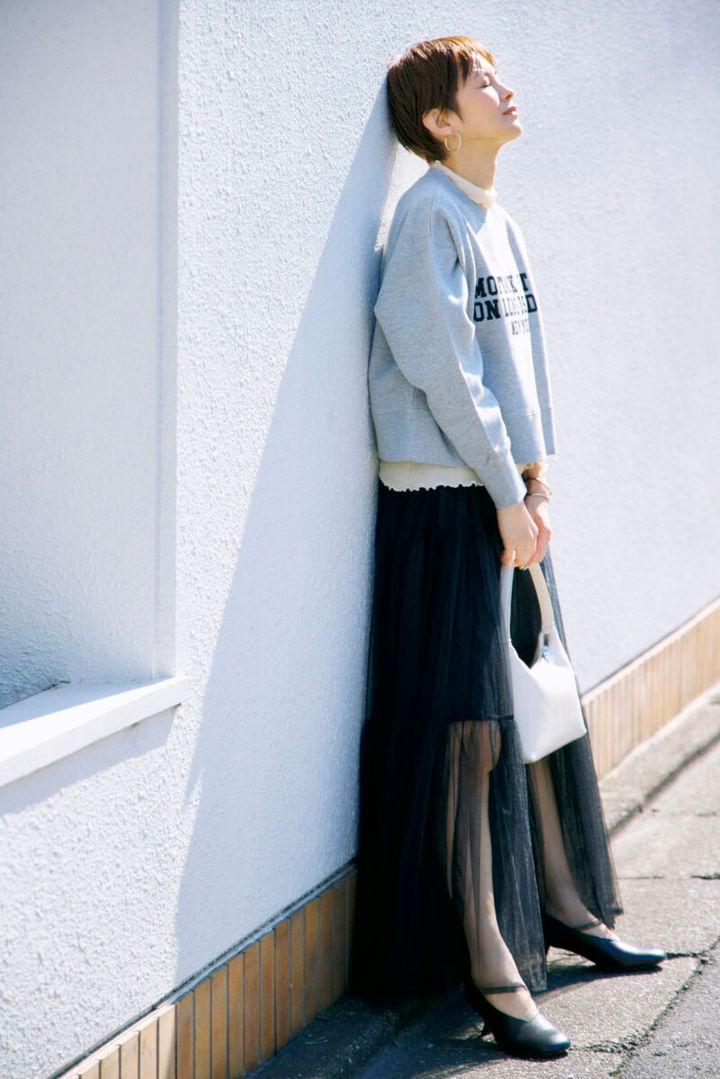 カジュアルロゴスエット×ふんわりチュールスカート