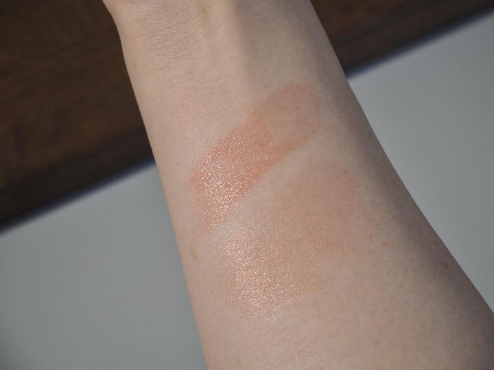 画像: 火照ったようなツヤと血色を仕込む、熱帯ムードのスティックチーク