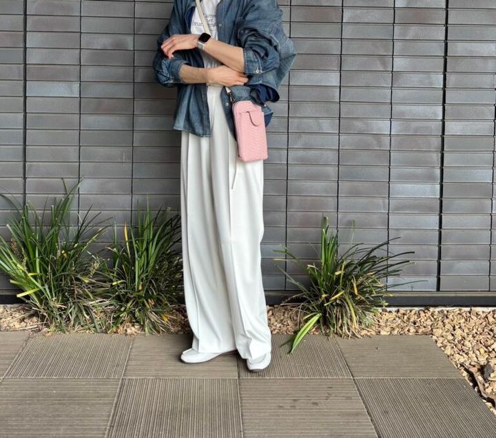 T-shirt : Gready Brilliant 、denim shirt : lazo_N33、shoes : REGAL