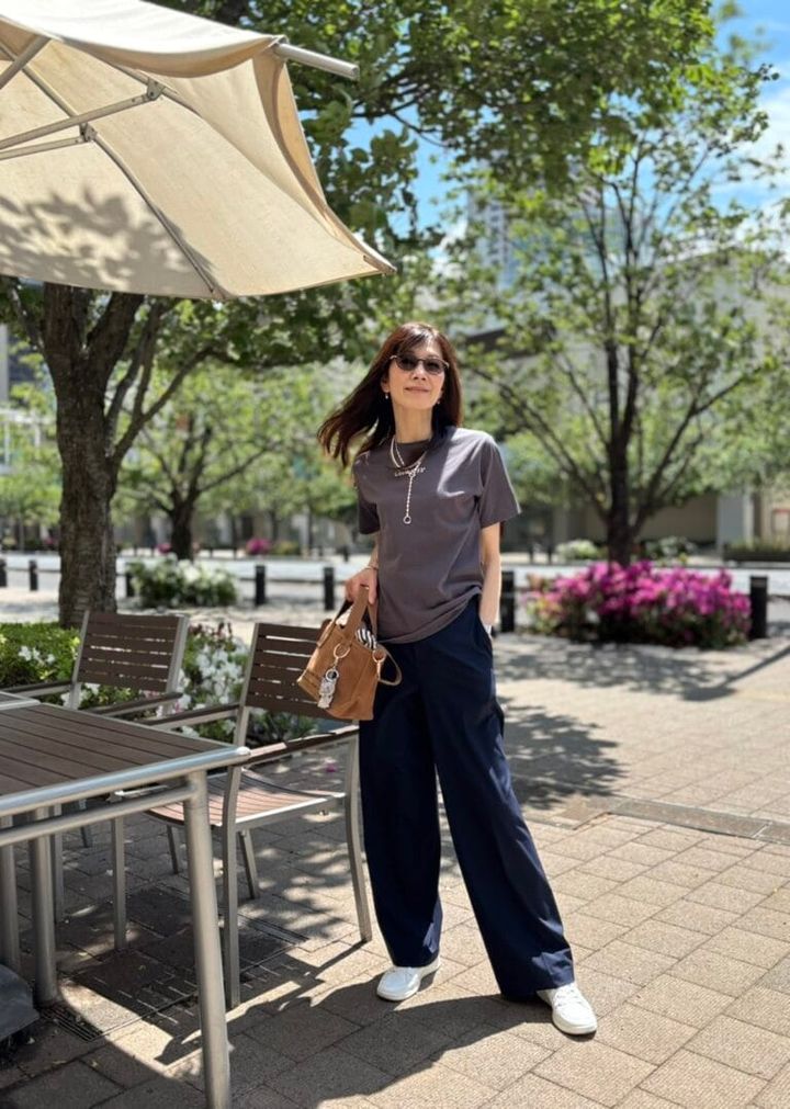 ユニクロ「スマートワイドパンツ/丈長め」(NAVY Sサイズ)