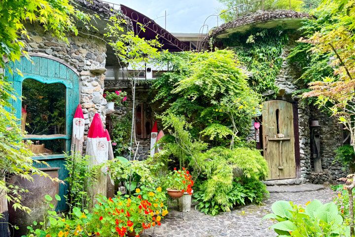 東京・あきる野の森で見つけた♪ おとぎ話に出てくるような可愛らしいアートスポット「深沢小さな美術館」