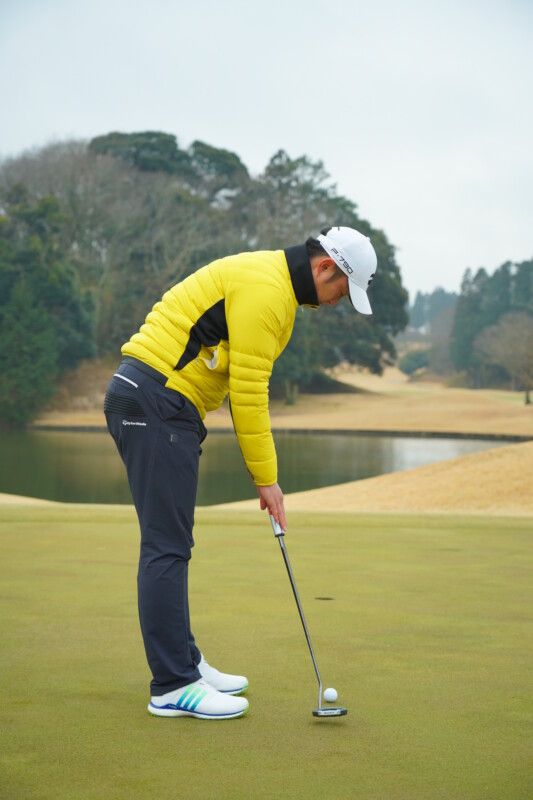 パターのアドレスは「真っすぐにしない」が正解！人気コーチが解説