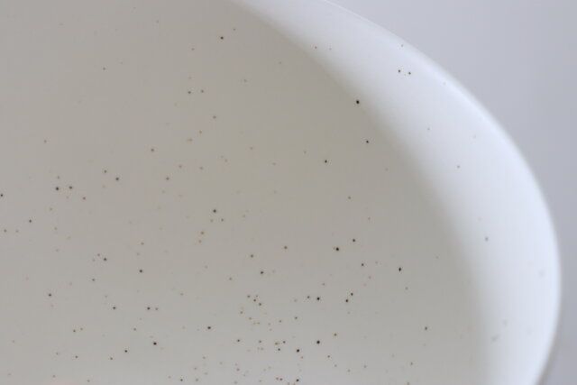 軽量ボウル（約14.5cm、粉引） 質感