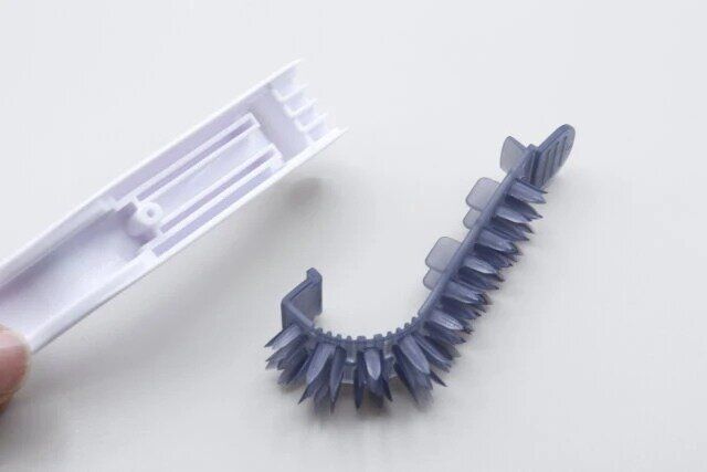 ダイソーの水切れの良いお風呂の排水口ブラシ3