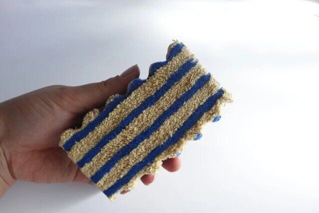 ダイソーの床・壁タイルの汚れスッキリスポンジ1