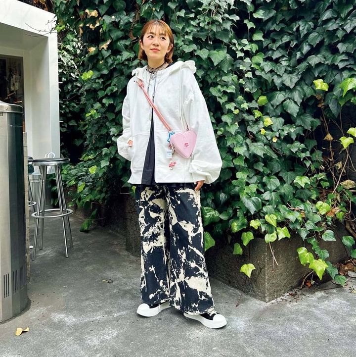 【SNAP】フリル付きフーディで甘さとカジュアルさをミックス♡ YOPPYさん