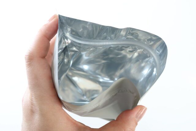 セリア サニタリーバッグ ロゴ柄 大 10枚 アルミ蒸着フィルム