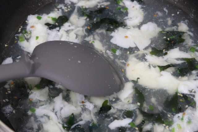 ダイソーの耐熱性がある先がつかないシリコーン調理スプーン