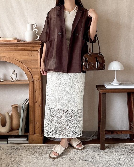 しまむらのブラウンの「シアージャケット」×コードレースナロースカート