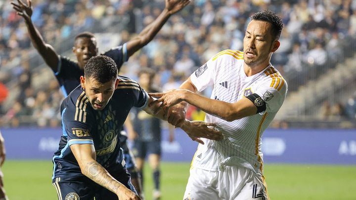 元日本代表2人が所属の昨季王者、またも悲劇的敗戦で開幕13戦未勝利の新記録…監督「私は彼らと一緒にいる」