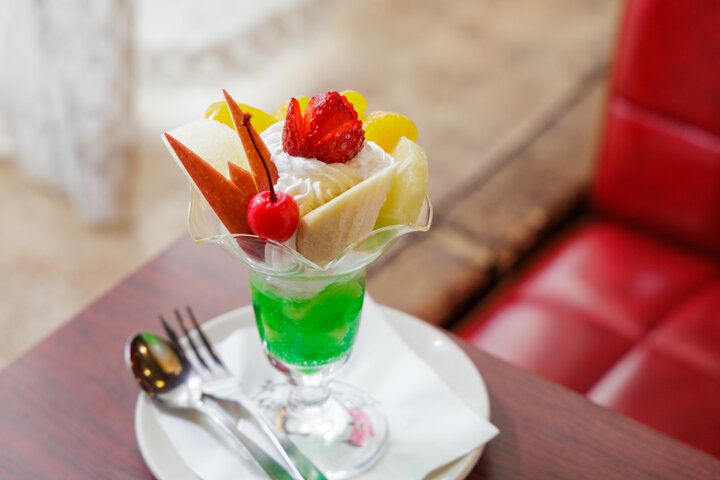 名古屋の「洋菓子・喫茶ボンボン」で、昭和レトロにときめくひとときを♪