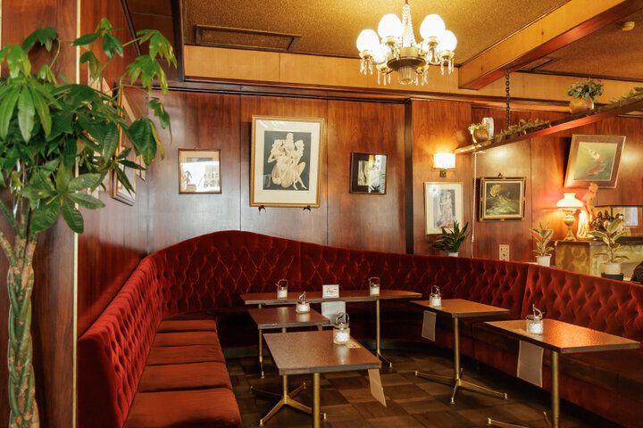 名古屋の「洋菓子・喫茶ボンボン」で、昭和レトロにときめくひとときを♪