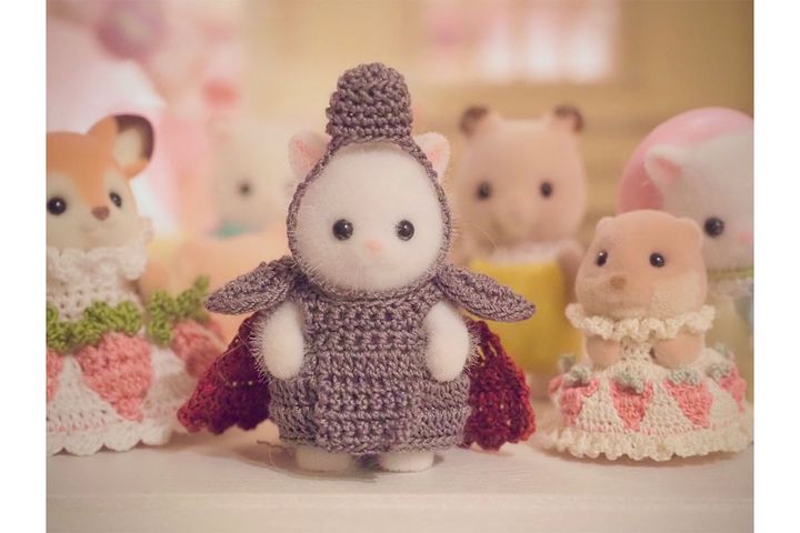 キングダムの人気キャラ「王騎」の衣装をまとったシルバニア／（@neko_a_la_mode）より引用