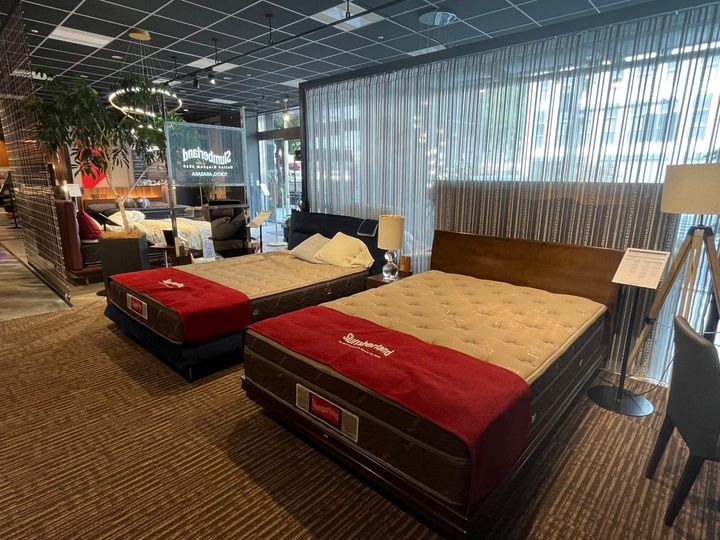 ショールームのマットレス