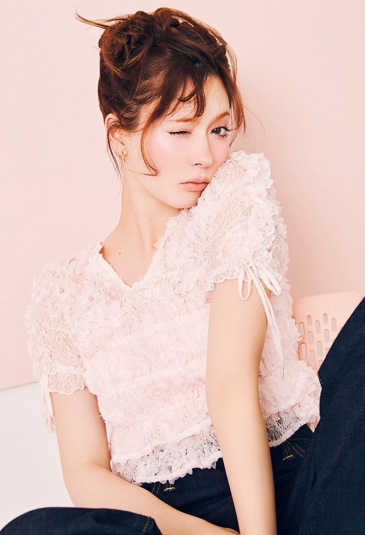 八木アリサとシースルー