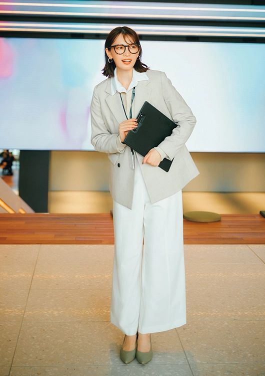 ×ジャケットのスマート通勤コーデ