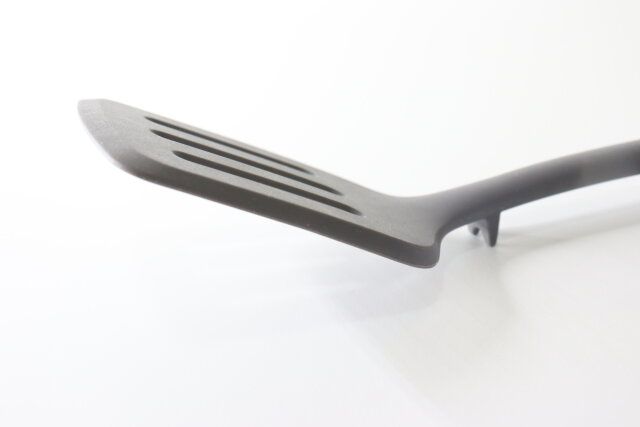 ダイソー 先がつかないシリコーンターナー スタンド