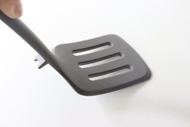 ダイソー 先がつかないシリコーンターナー しなやか