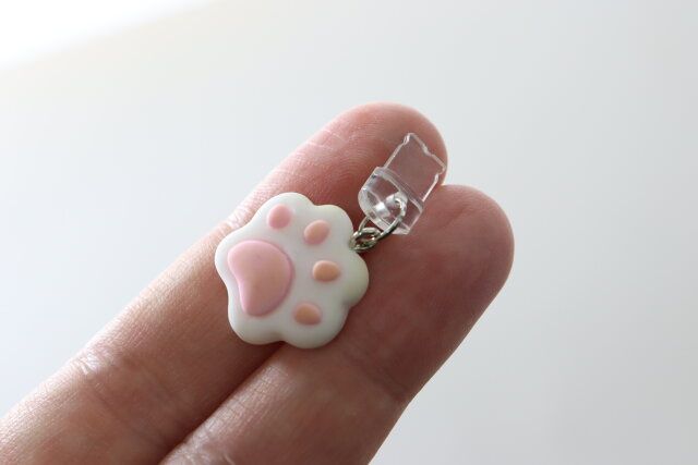 データポート用防塵キャップ肉球 サイズ感