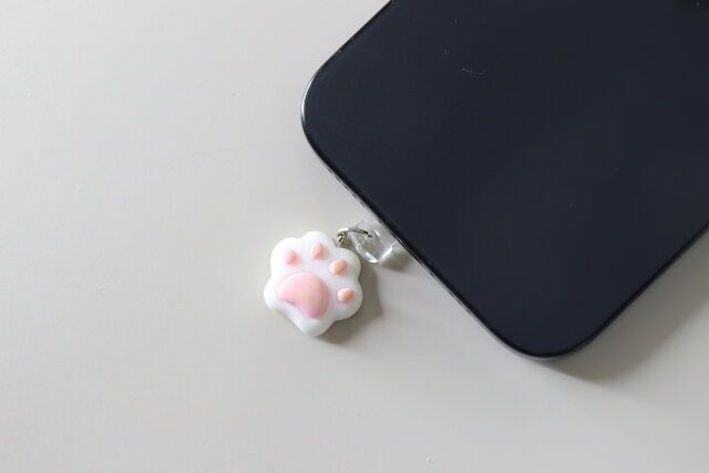 データポート用防塵キャップ肉球 使用例