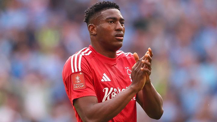 「オフサイドフラッグが上がれば…」ポスト直撃のノッティンガムFWアウォニイー、腸破裂も手術後の昏睡状態から回復