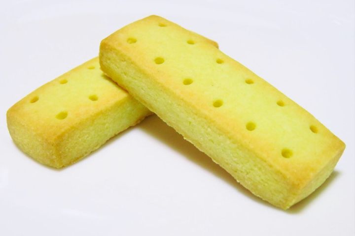 ブロック型栄養食だけで食事を済ませるとどうなる？（画像はイメージ）