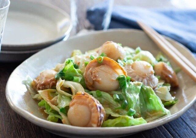 ベビーホタテとレタスのちゃんちゃん焼き