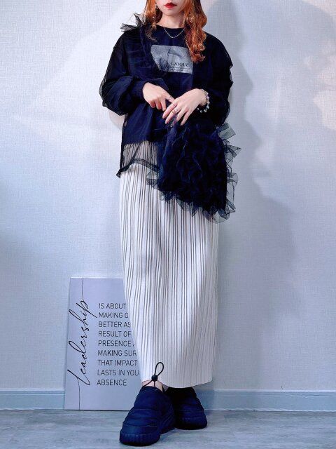 coca チュールフリルバッグ BLACK チュールフリルで女性らしさをプラス！