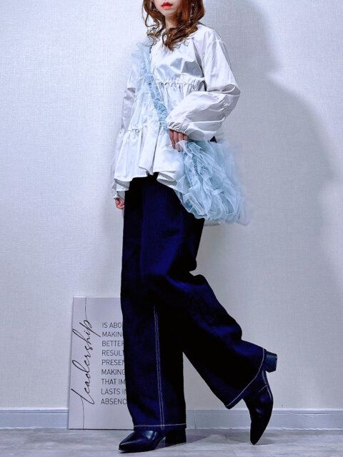 coca チュールフリルバッグ LT.GRAY デニムとブラウスに合わせてシンプルコーデ