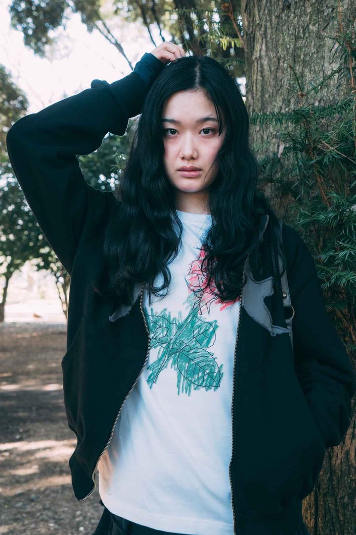 画像2: 女性だからこそ着れる、ガーリーなブラックコーデがポイント！