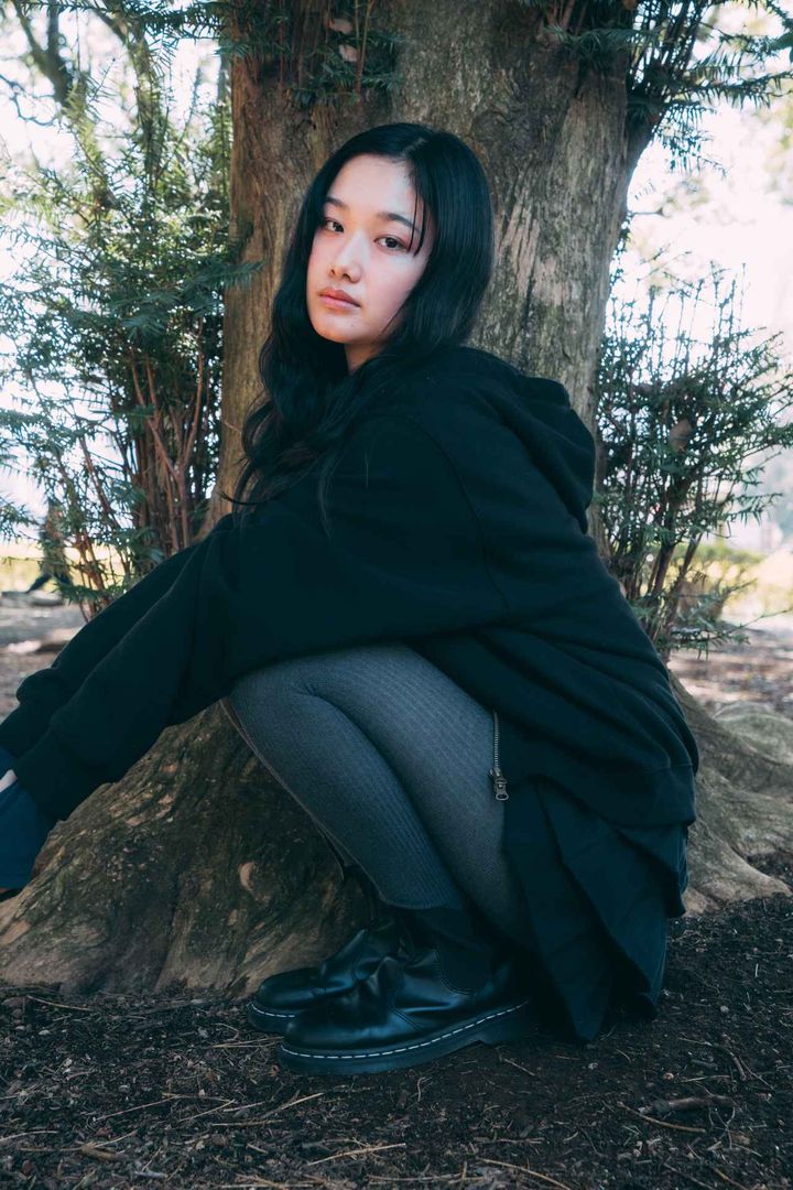 画像4: 女性だからこそ着れる、ガーリーなブラックコーデがポイント！