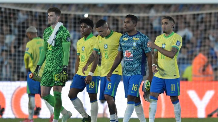 世界的名将を招聘のサッカー王国に激震…会長が偽造署名で解任へ