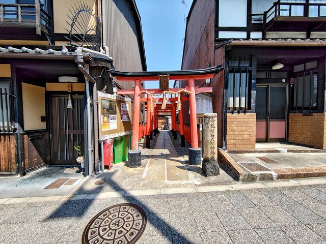 合槌稲荷神社の鳥居