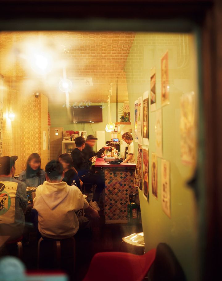 中崎町『もつ料理 なかみ堂』の内観